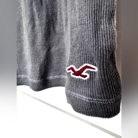 2/$15 NWT HOLLISTER Sequin Ruffle Bodice Ribbed Racerback Tank Grey Size Medium - Picture 5 of 9